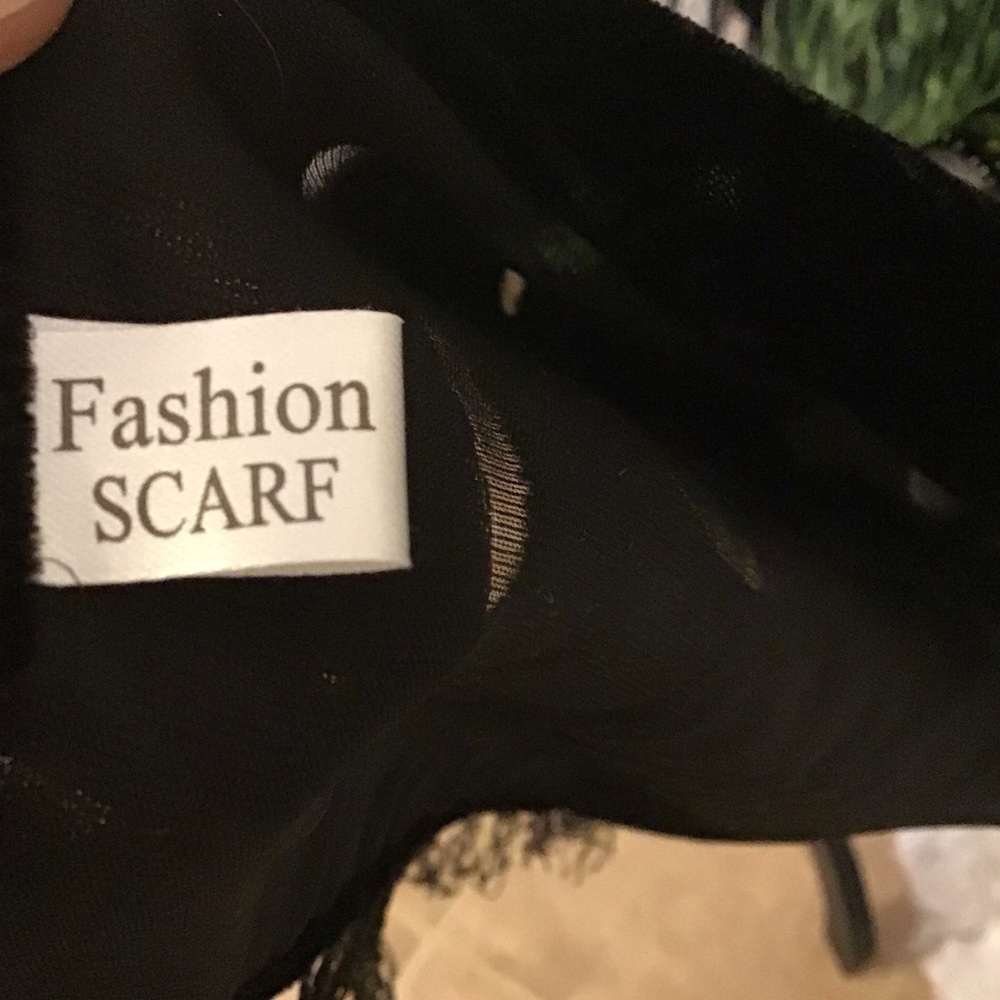 Fashion Scarf Burnout Velvet Green & Black Floral Details Scarf with Fringe - Picture 14 of 15